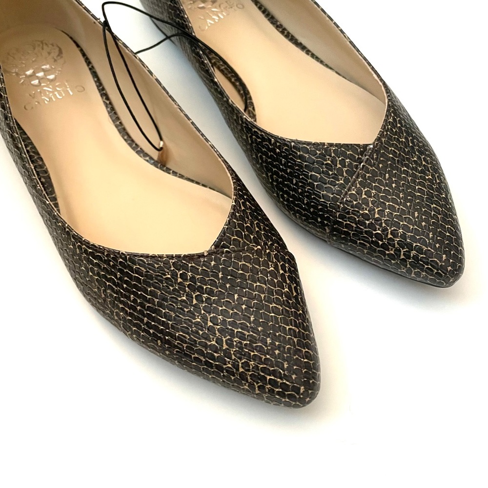 Pointed Toe Women's Flats in Black Snake-Print